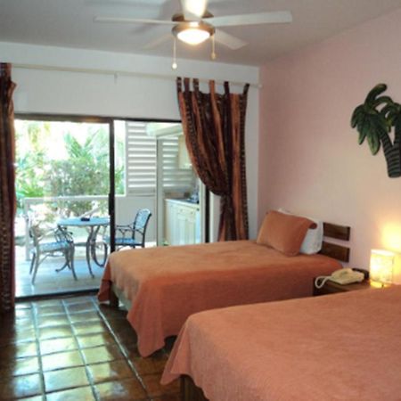 Caribbean Paradise Inn Грейс-Бэй Номер фото