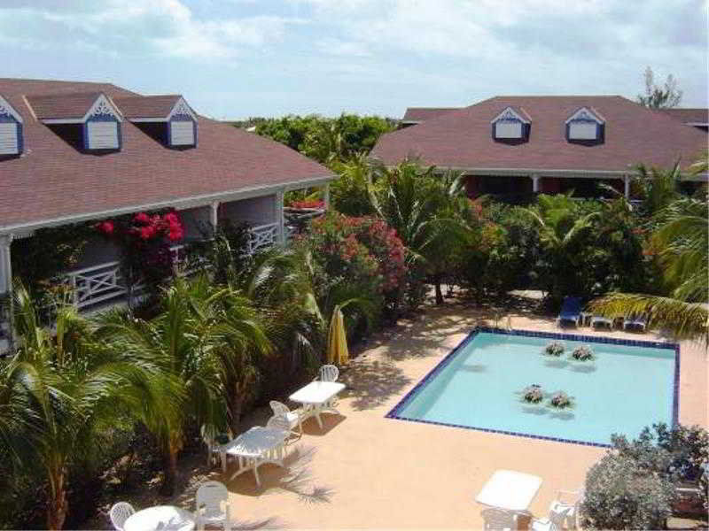 Caribbean Paradise Inn Грейс-Бэй Экстерьер фото